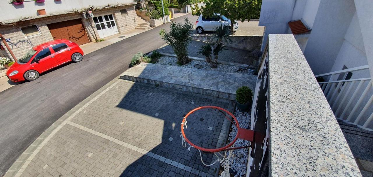 Apartment Kate & Room Kety Krk Εξωτερικό φωτογραφία