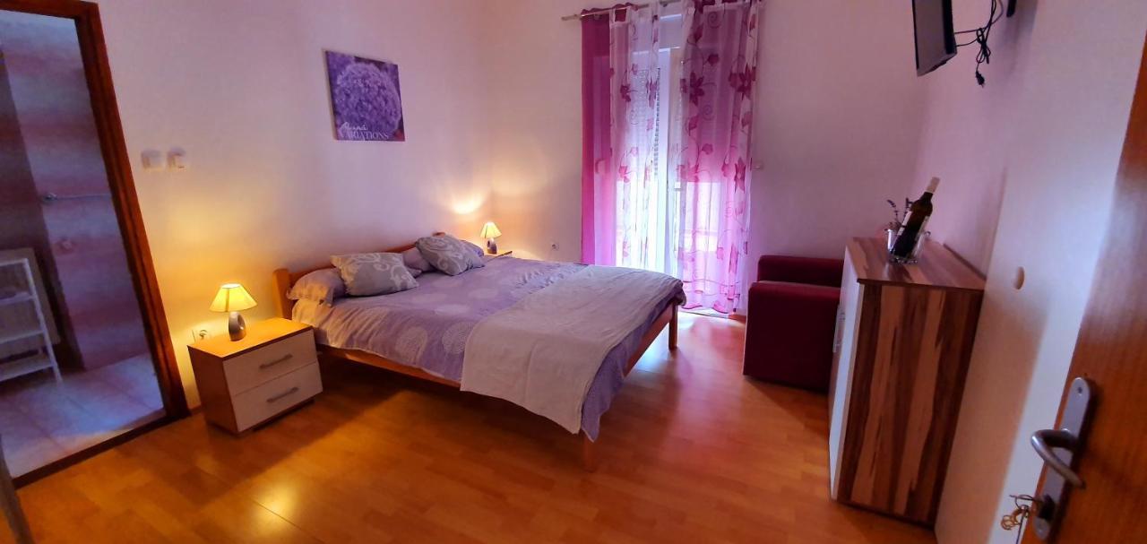 Apartment Kate & Room Kety Krk Εξωτερικό φωτογραφία